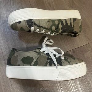 Steve Madden Emmi Camo Platform Sneakers